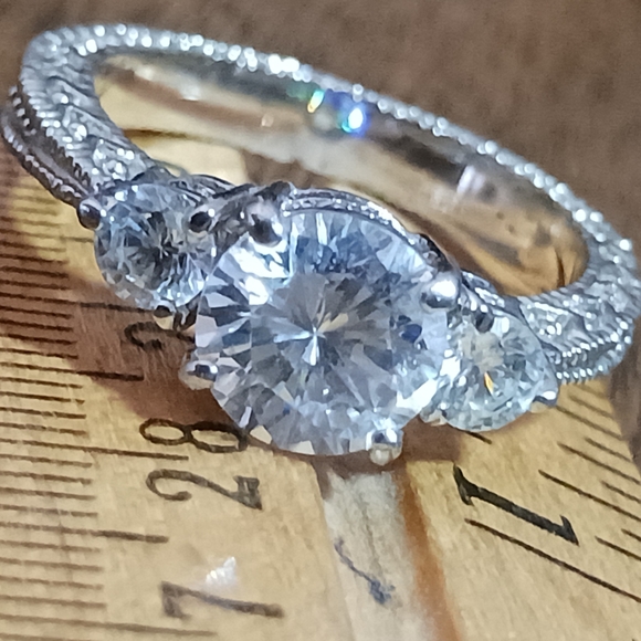 Unk Jewelry - EUC Silver- tone CZ Costume ring. Large